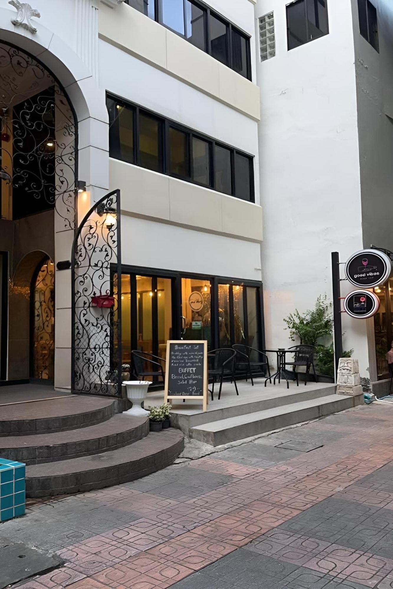 Bnb98 Silom Hotel Bangkok Luaran gambar