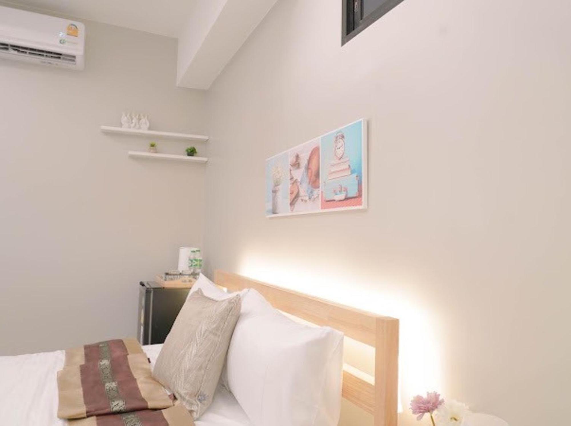 Bnb98 Silom Hotel Bangkok Luaran gambar