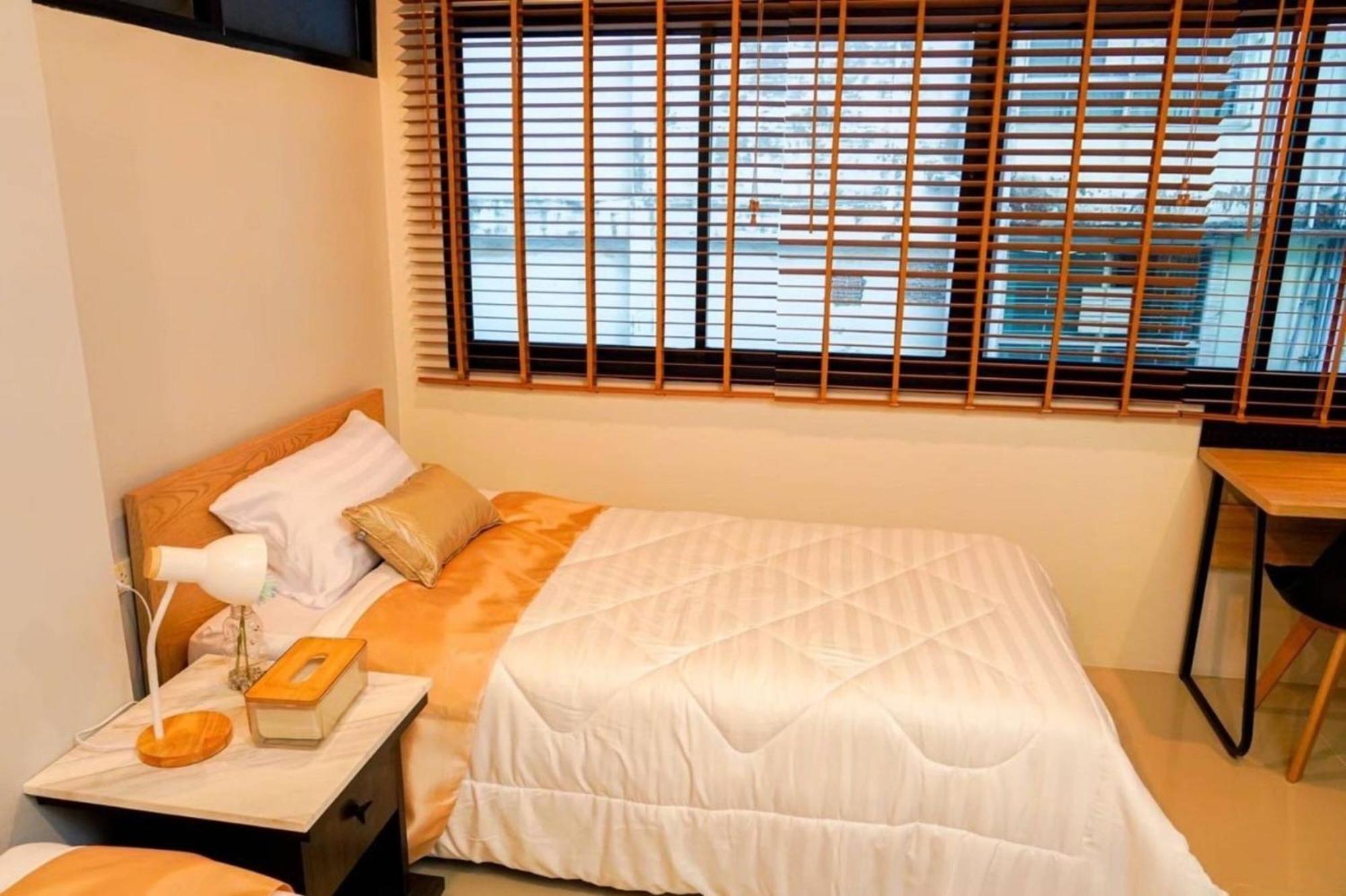 Bnb98 Silom Hotel Bangkok Luaran gambar
