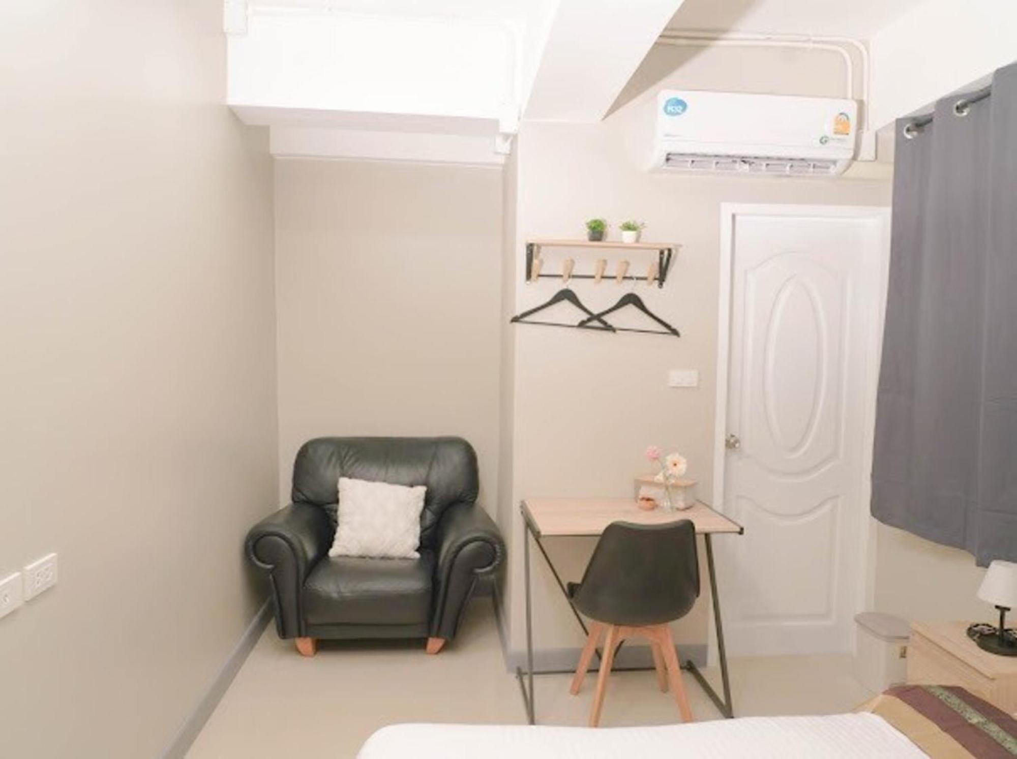 Bnb98 Silom Hotel Bangkok Luaran gambar