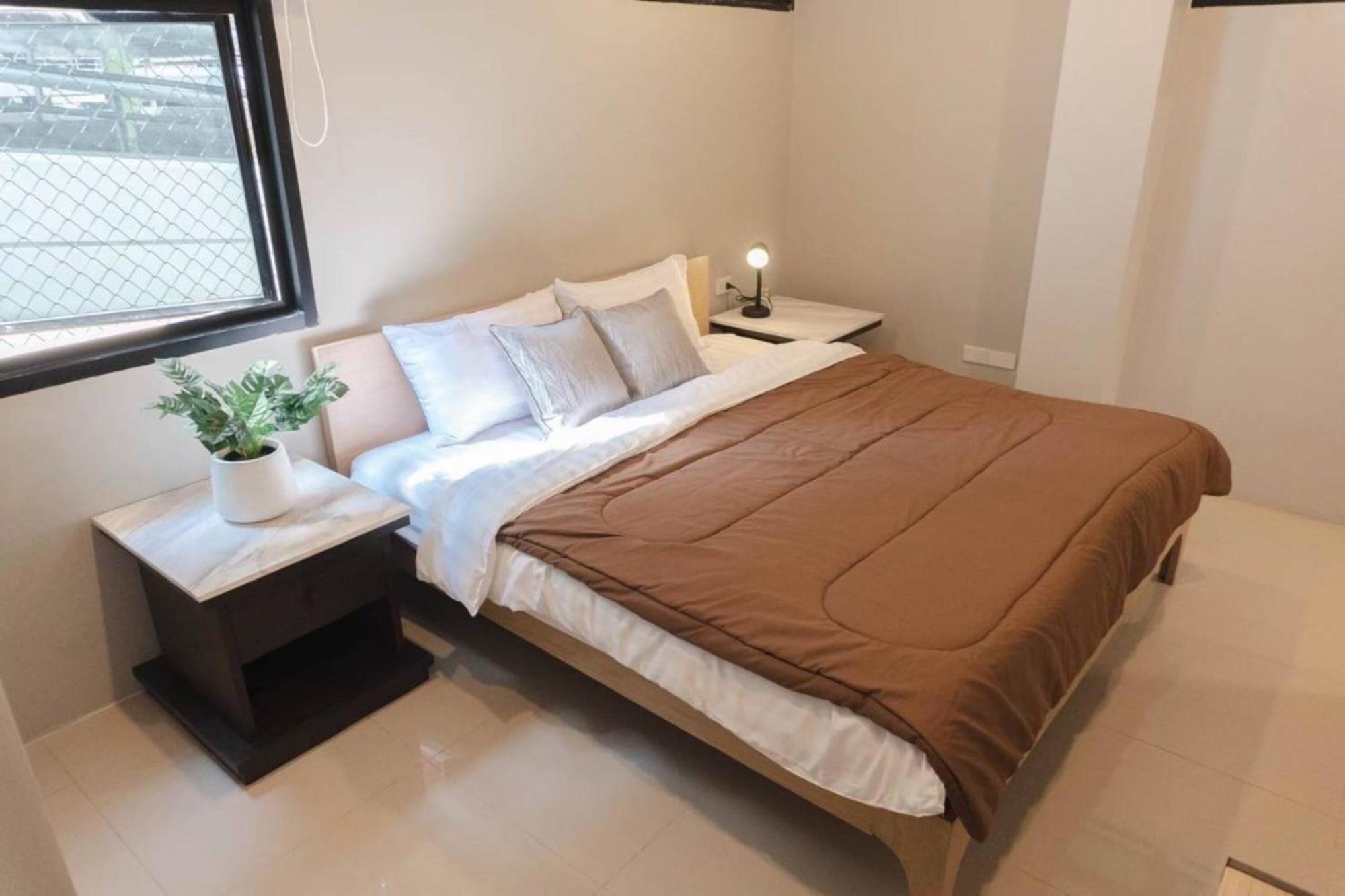 Bnb98 Silom Hotel Bangkok Luaran gambar