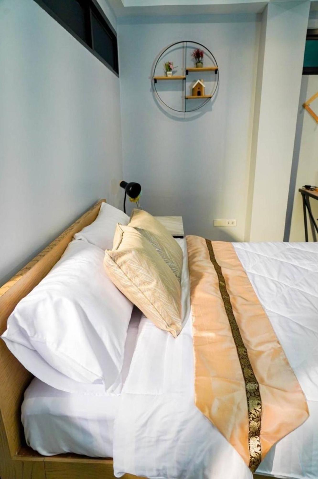 Bnb98 Silom Hotel Bangkok Luaran gambar