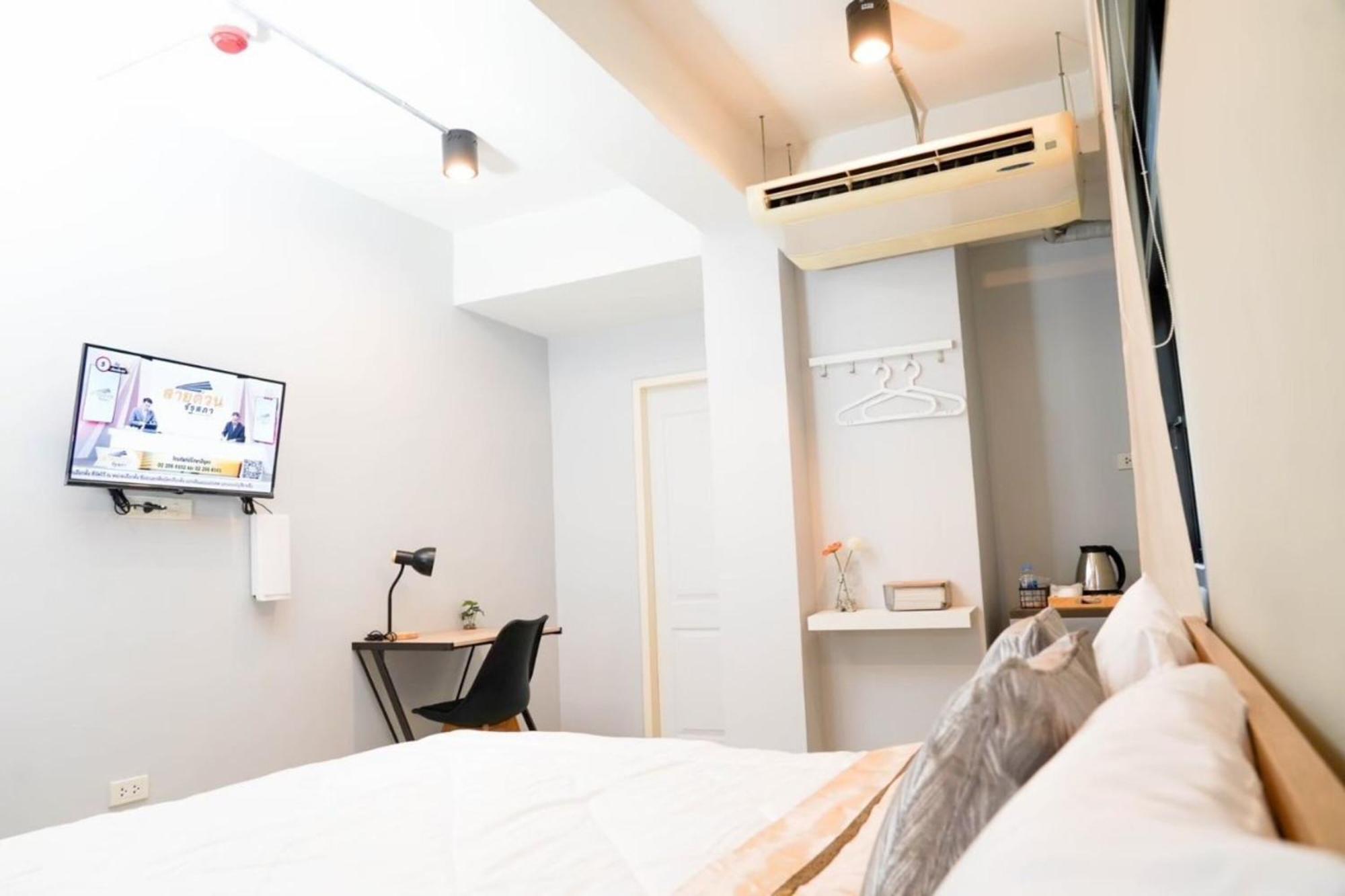 Bnb98 Silom Hotel Bangkok Luaran gambar